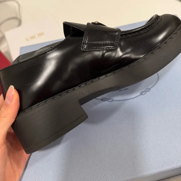 Prada brushed platform loafers black leather - Picture 7 of 11